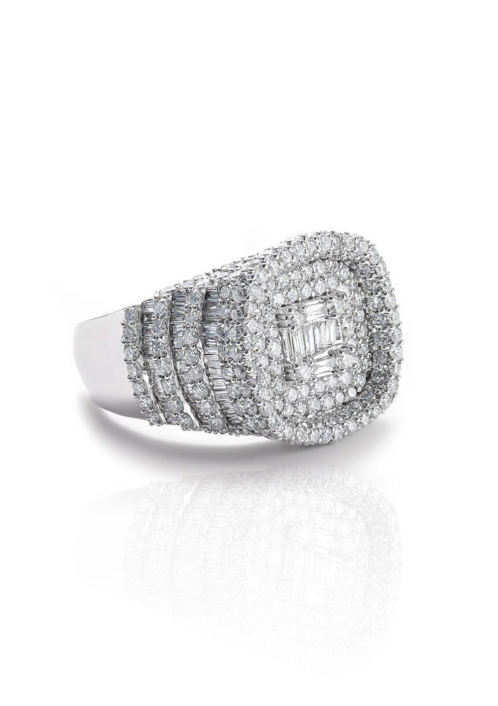 Anillo de diamantes en capas