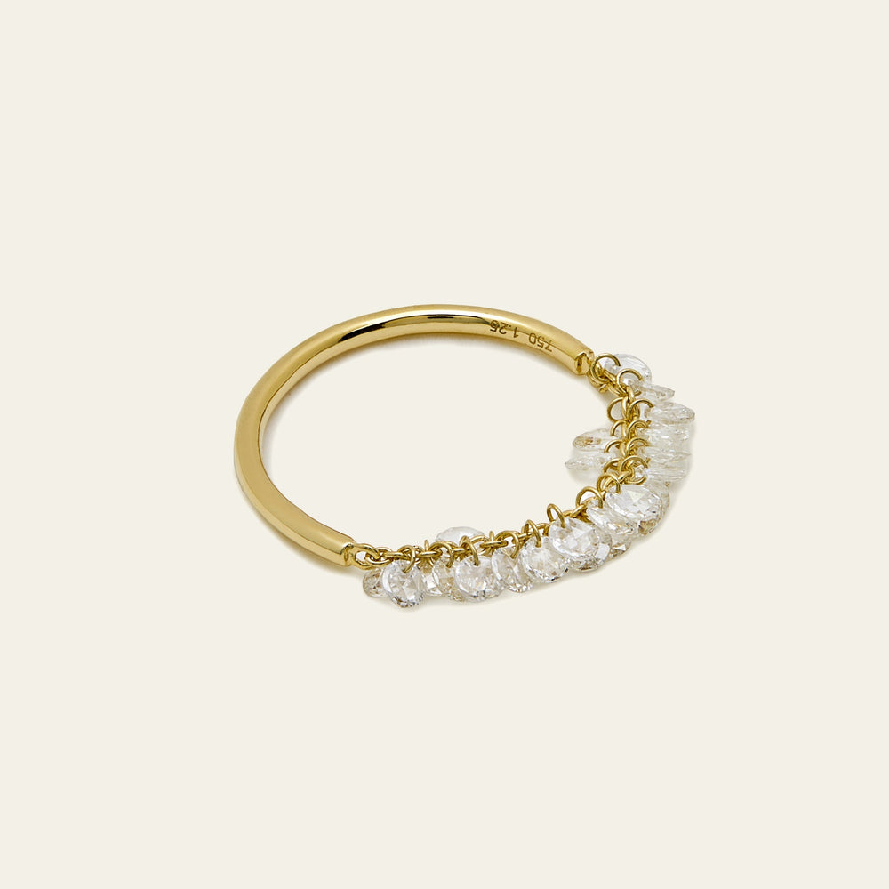 Anillo con diamante talla rosa colgante