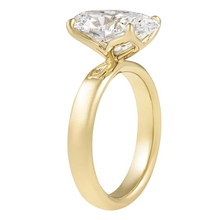 Oval Lotus Prong Diamond Cigar Band
