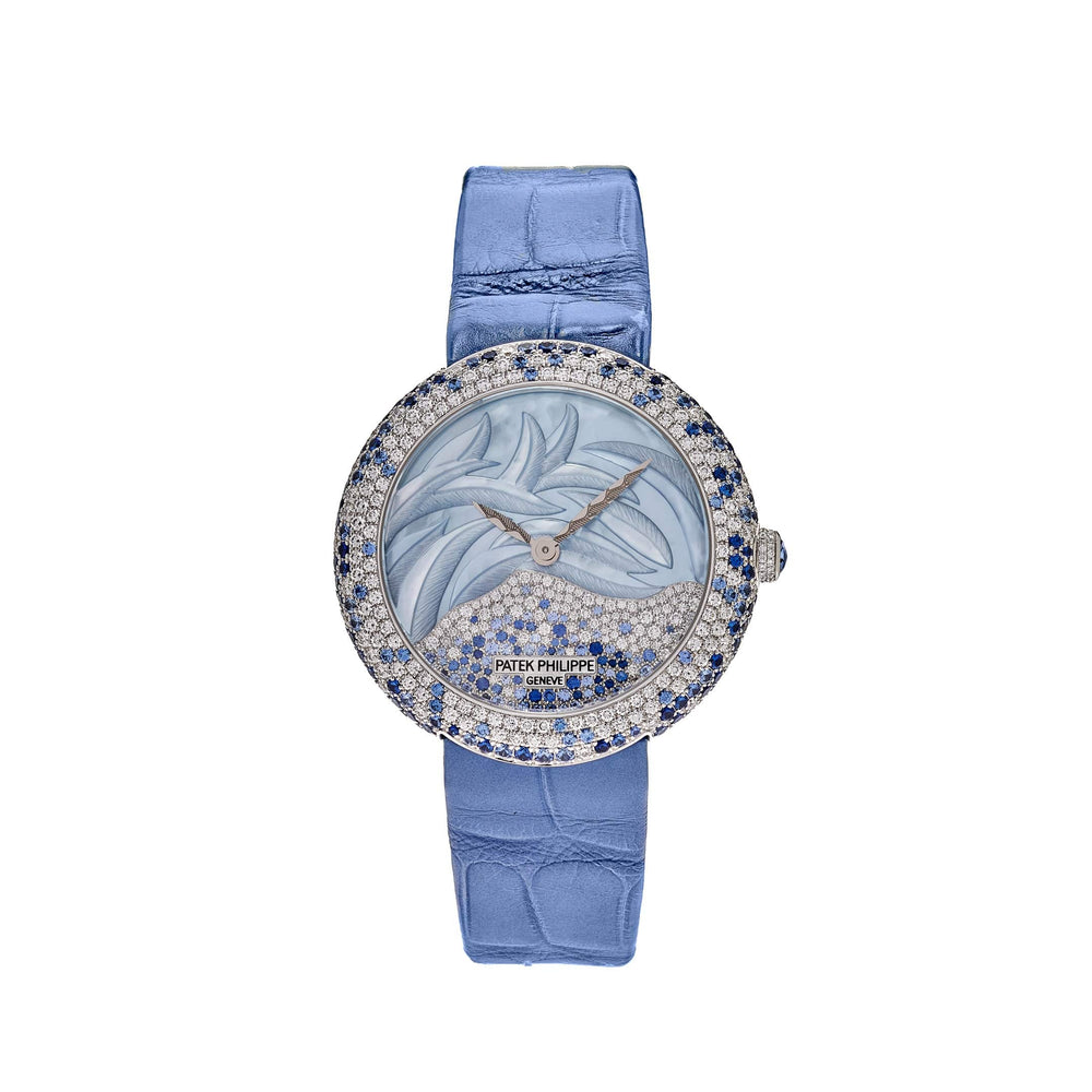 Patek Philippe Calatrava 4899/901G-001 White Gold Mother Of Pearl - View 4